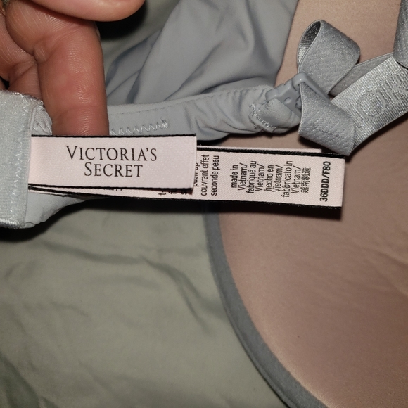 VS grayish/blueish 36DDD Bra with adjustable back straps - Picture 3 of 4